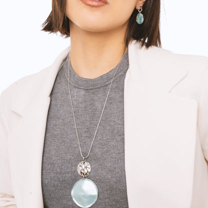 Collana lunga a catena snake con pendente circolare smaltato celeste