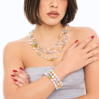 Collana girocollo a tre fili con pietre dure e vetro tono azzurro e verde
