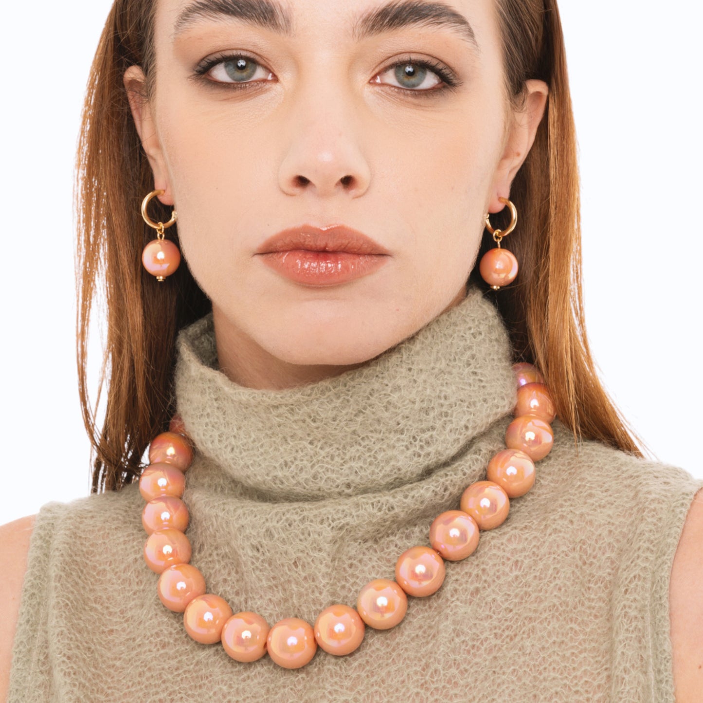 Collana girocollo con sfere in acrilico lucide rosa