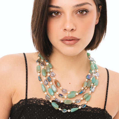 Collana girocollo multi filo con pietre vetro ed acrilico tono verde