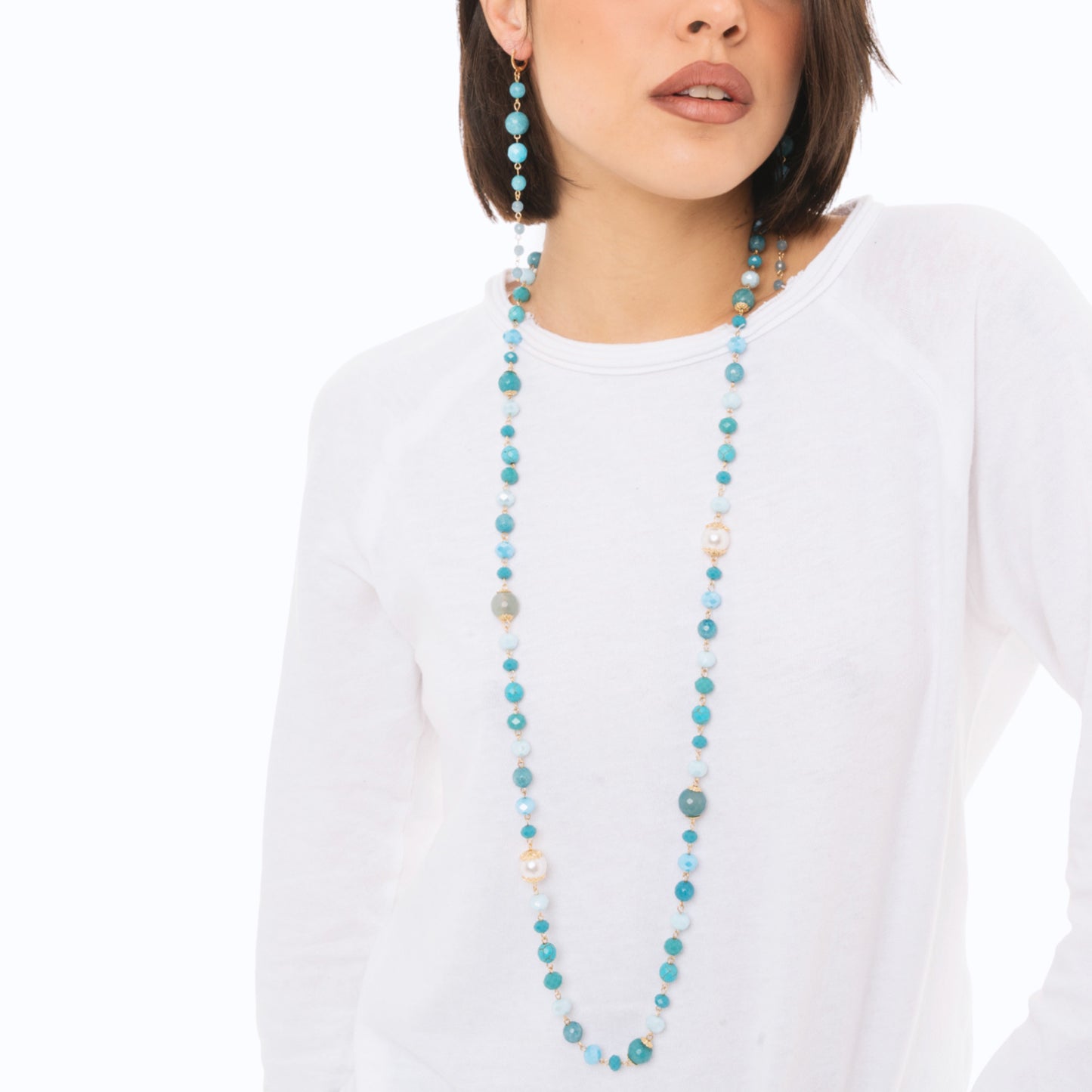 Collana lunga con pietre dure tono turchese