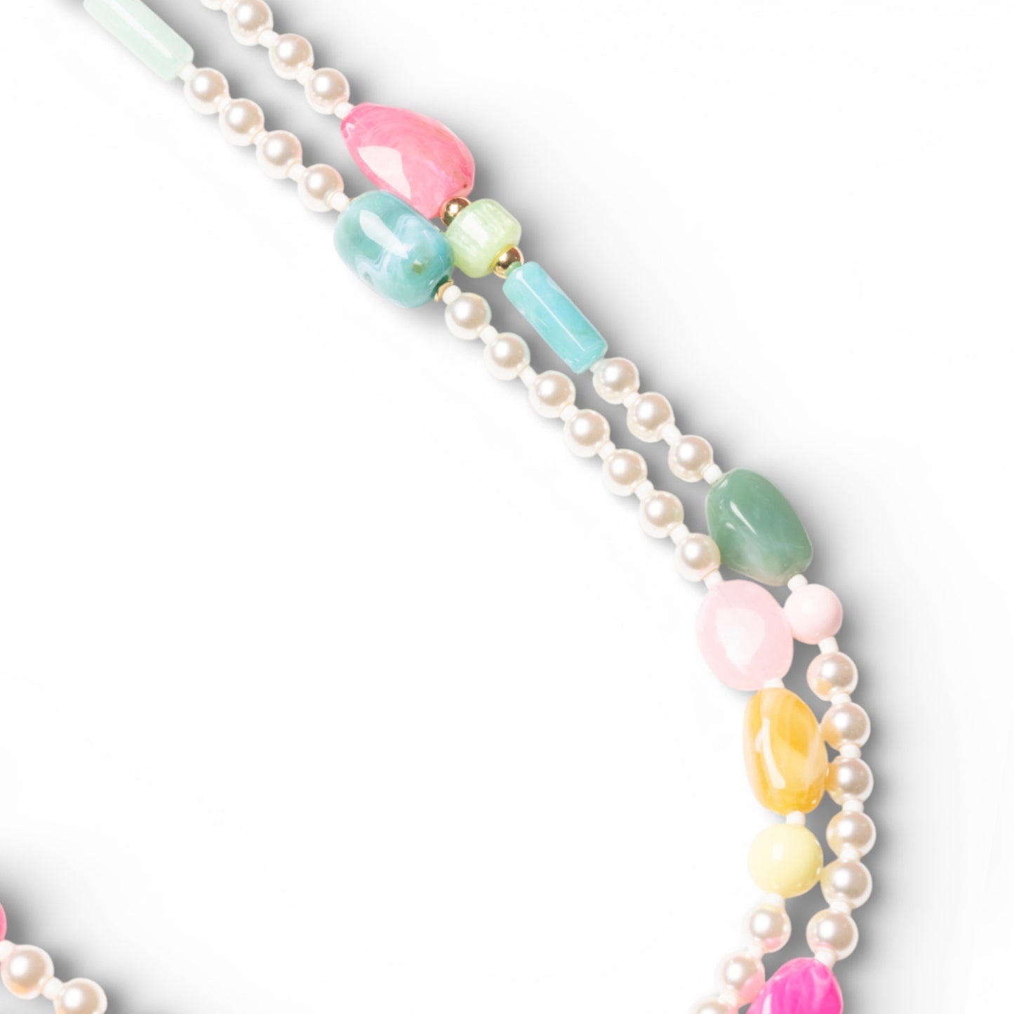 Collana lunga a due linee di perle in acrilico con inserti in vetro multicolore