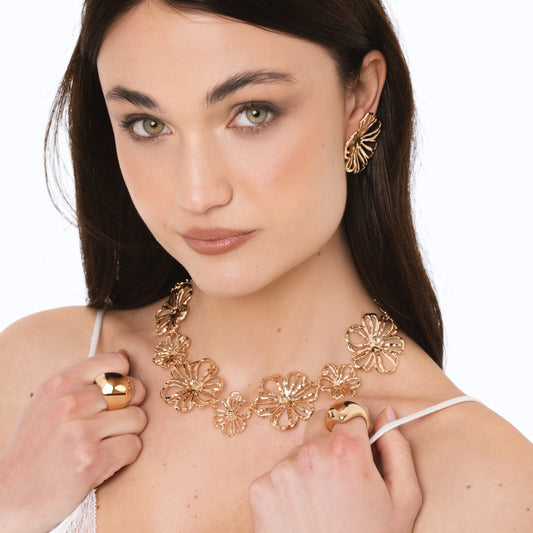 Collana girocollo in metallo con design a fiore