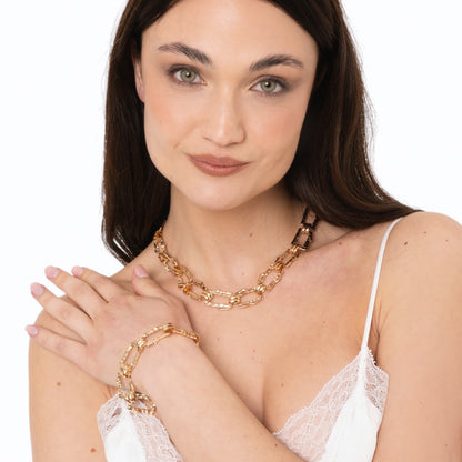 Collana girocollo in metallo con maglia rettangolare martellata