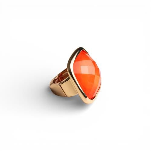 Anello elastico in metallo con pietra in resina quadrata arancio