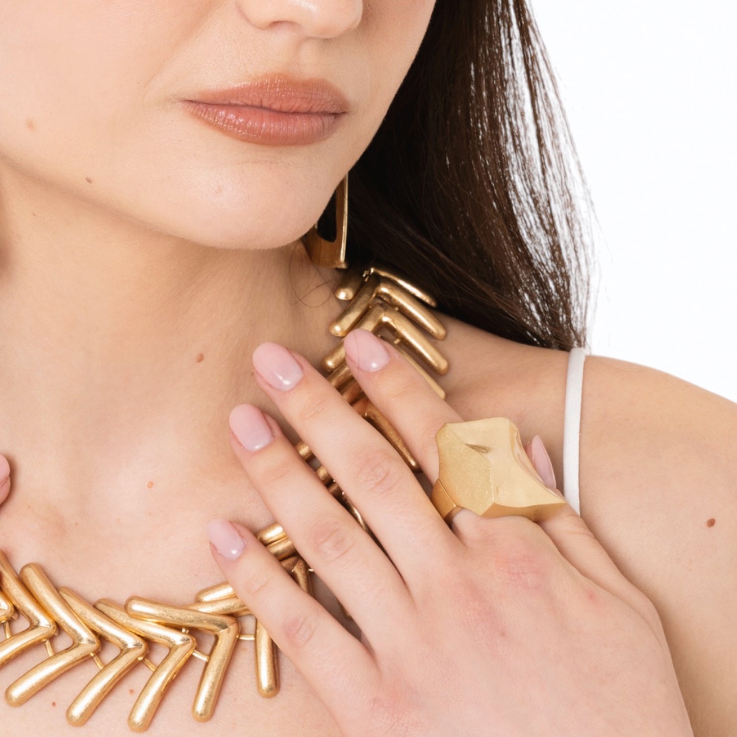 Anello elastico in metallo antichizzato con fronte quadrato