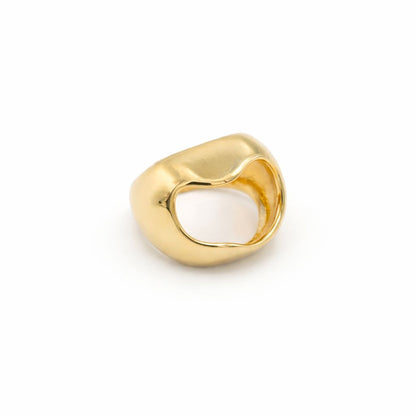 Anello in metallo lucido bombato con foro