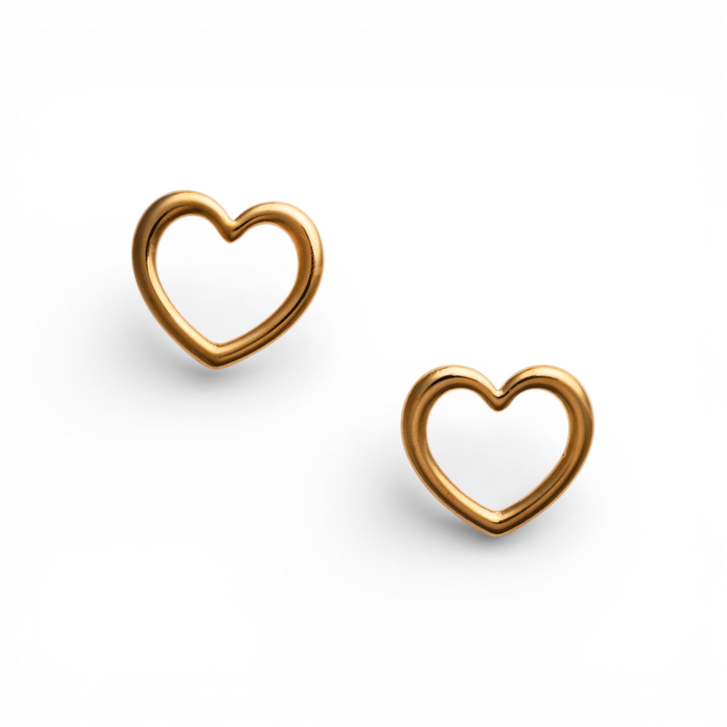 Orecchini con design a cuore in acciaio