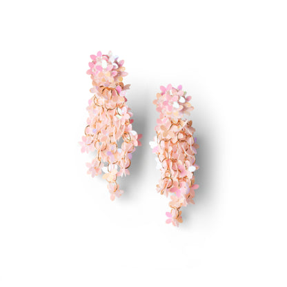 Orecchini pendenti a cascata di fiorellini tono rosa