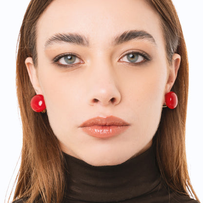 Orecchini a clip con pietra circolare in resina marmorizzata rossa