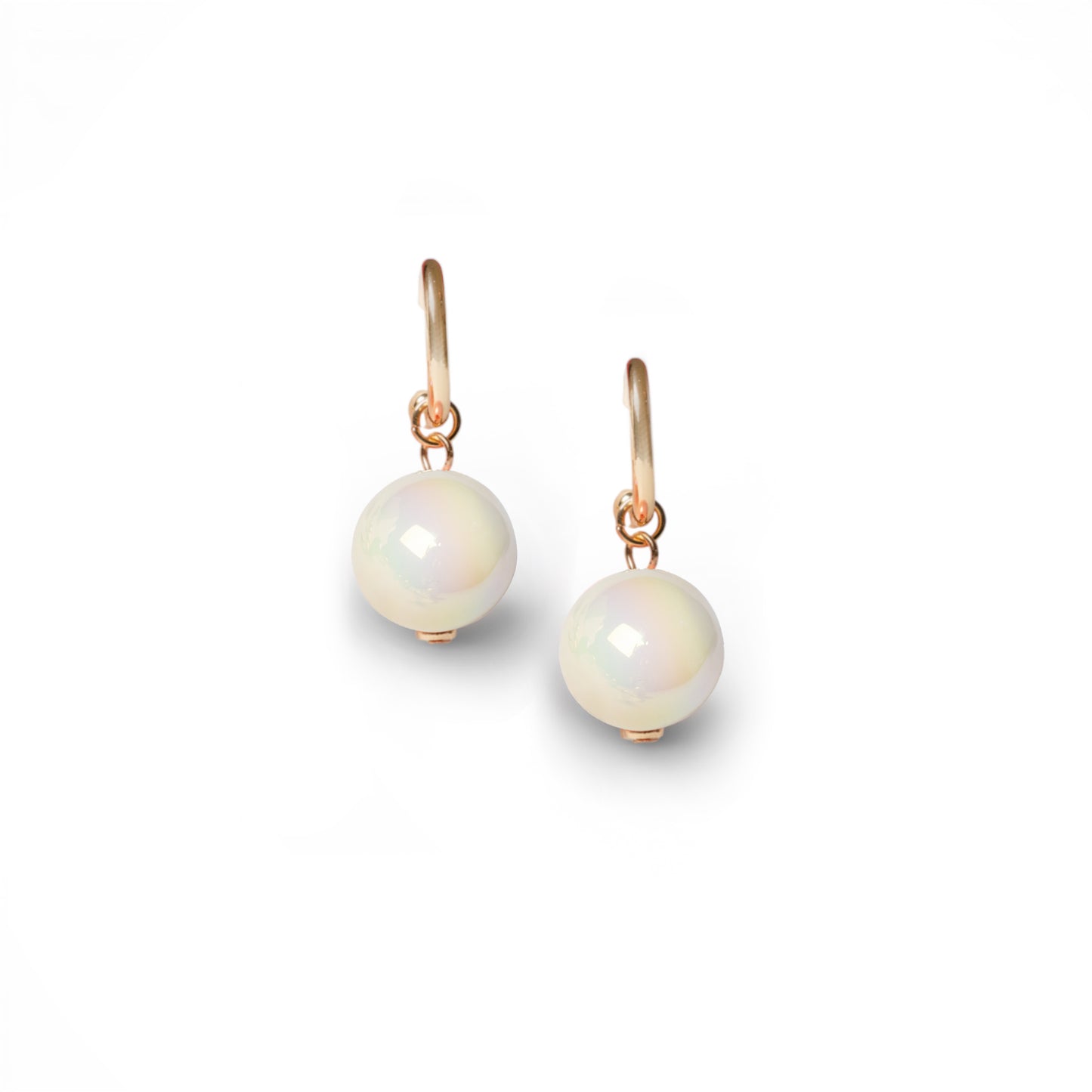 Orecchini a cerchietto con sfera lucida pendente in acrilico beige