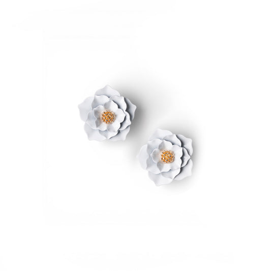Orecchini a clip in metallo con design a rosa bianca