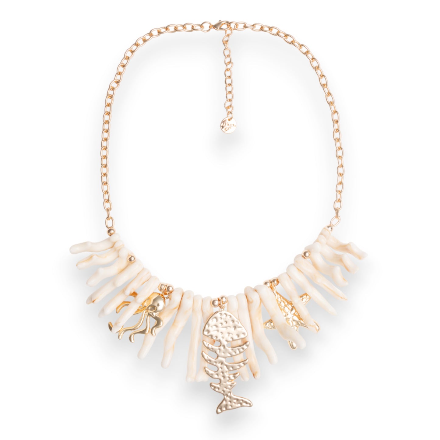 Collana girocollo con rami di corallo beige in acrilico ed elementi marini in metallo pendenti