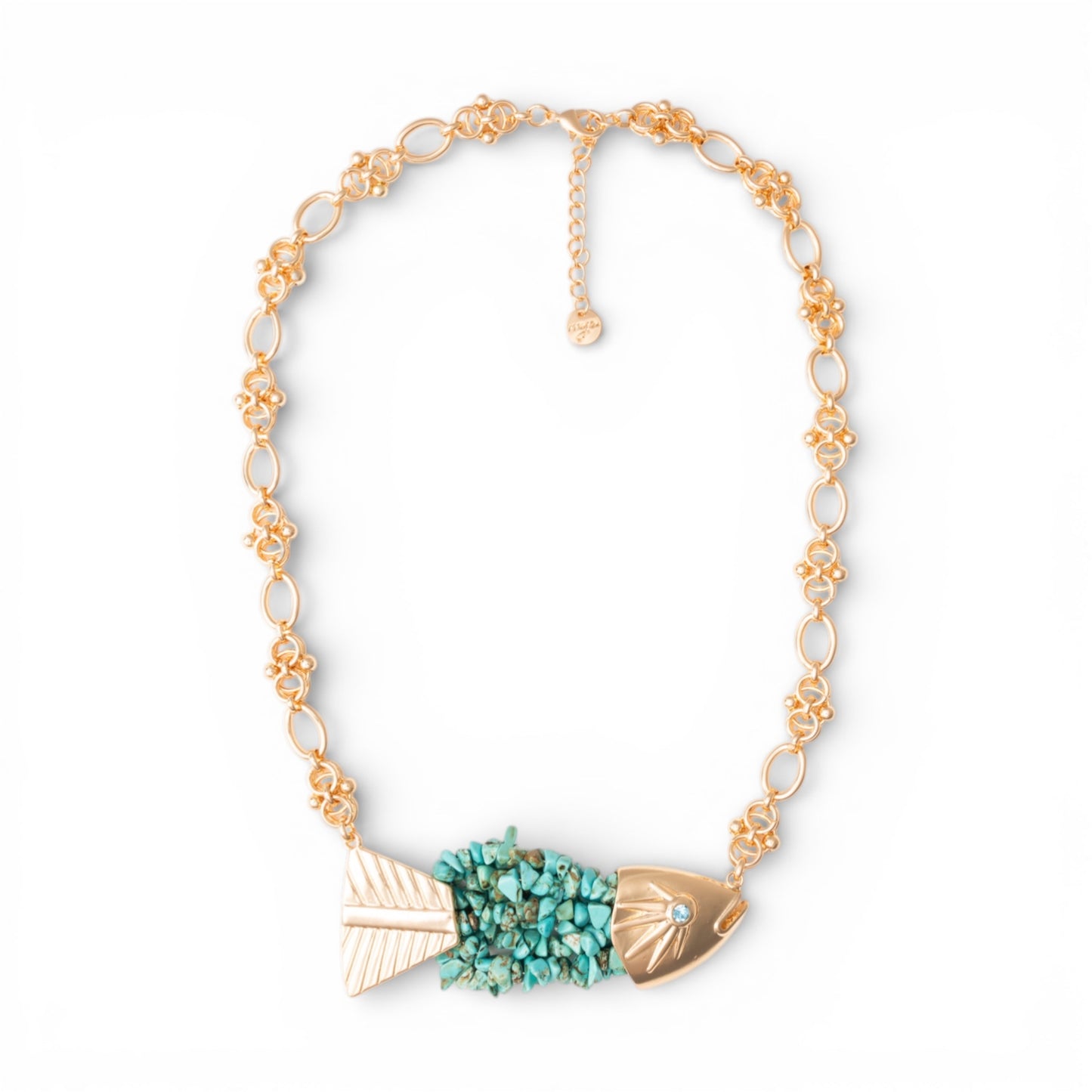 Collana girocollo a catena con pendente a pesciolino ricoperto di conchiglie turchesi