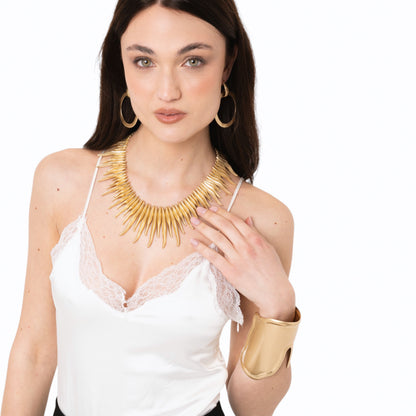 Collana girocollo in metallo con design a raggio di sole