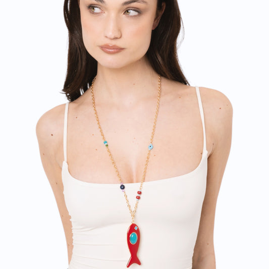 Collana lunga a catena sottile con pendente pesciolino smaltato rosso