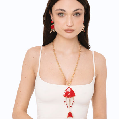 Collana lunga a catena sottile con pendente pesciolino smaltato rosso