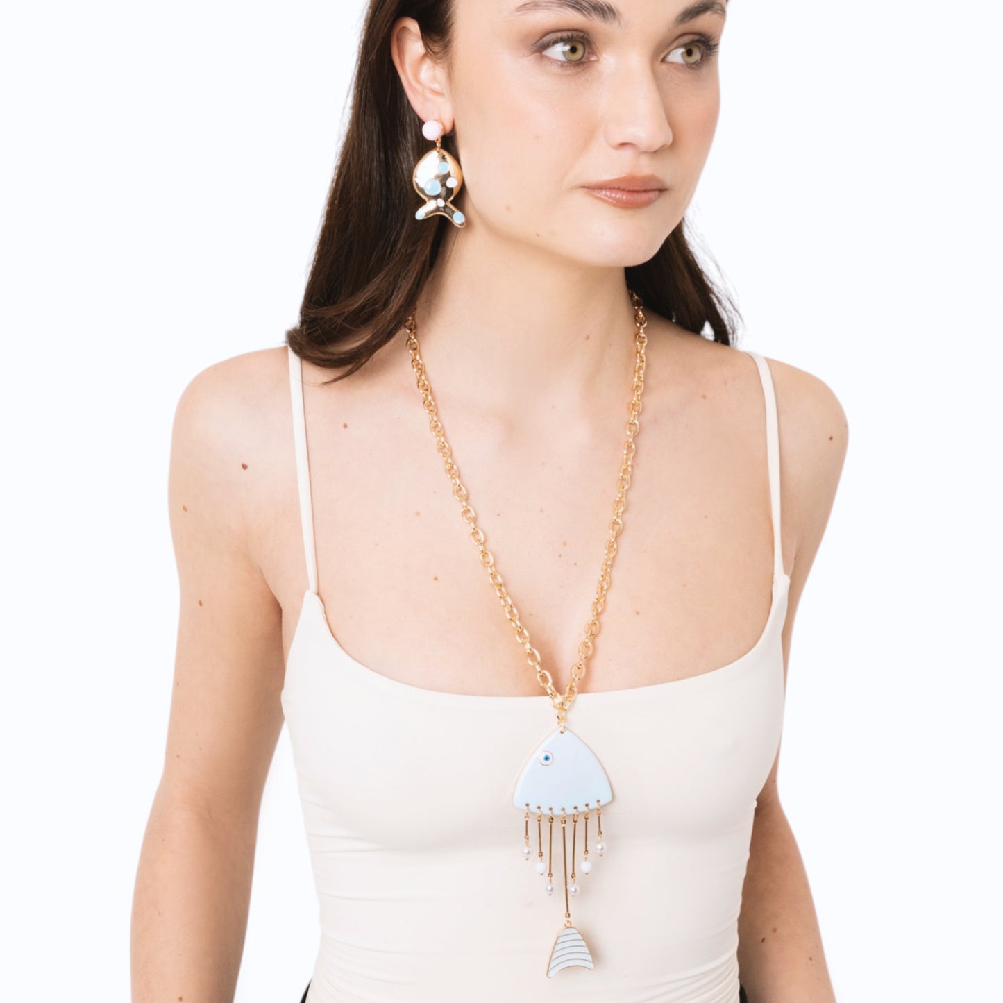 Collana lunga a catena sottile con pendente pesciolino smaltato celeste