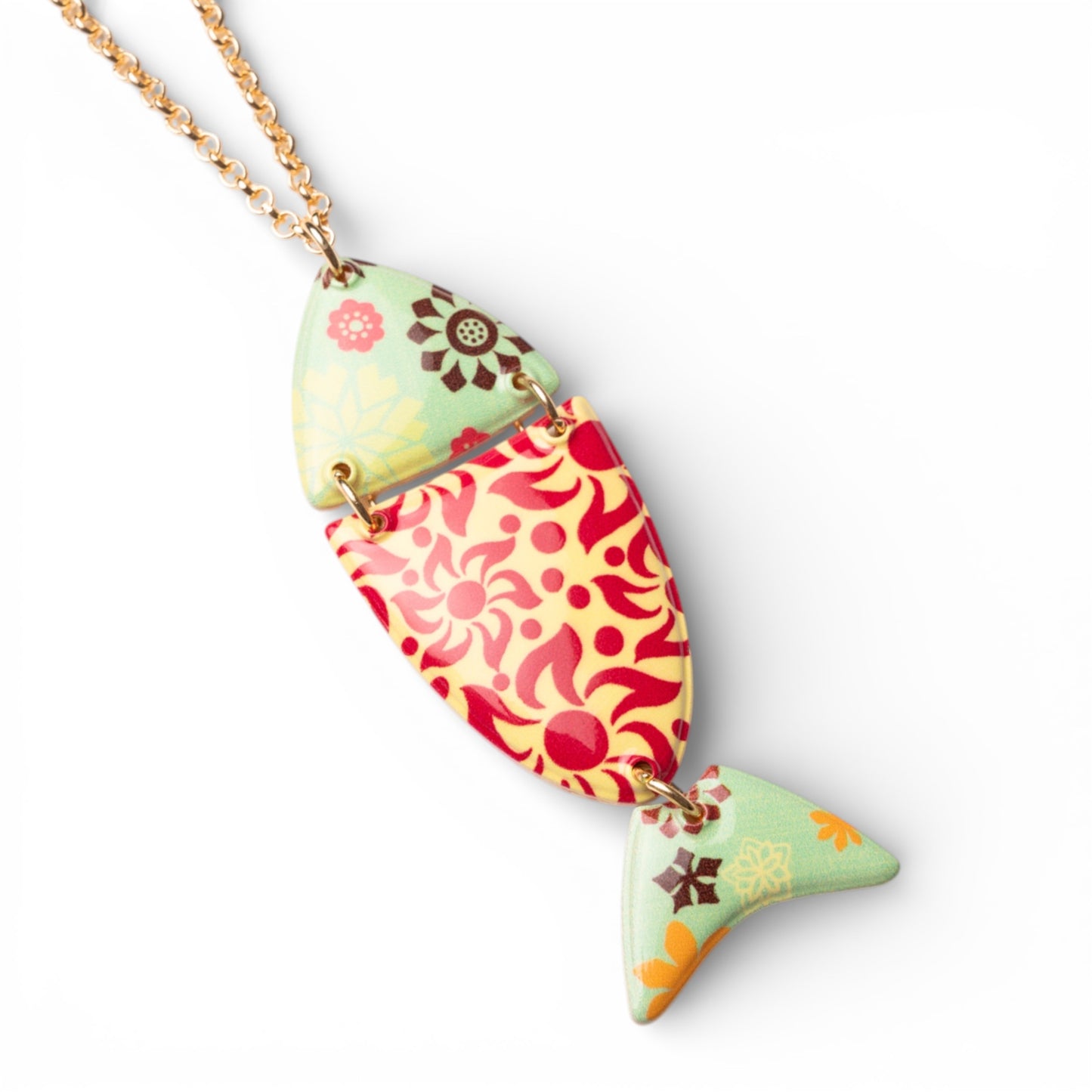 Collana lunga a catena sottile con pendente a pesciolino con texture multicolore