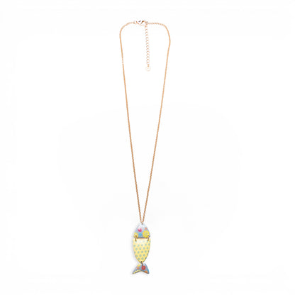 Collana lunga a catena sottile con pendente a pesciolino con texture gialla ed azzurra