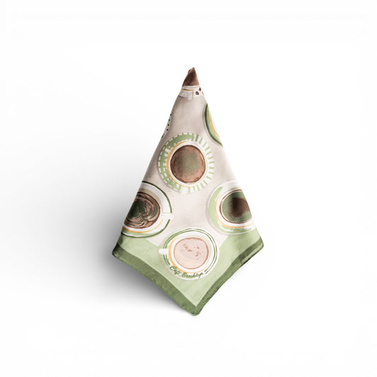 Foulard in seta con stampa a tazzine di caffe tono verde