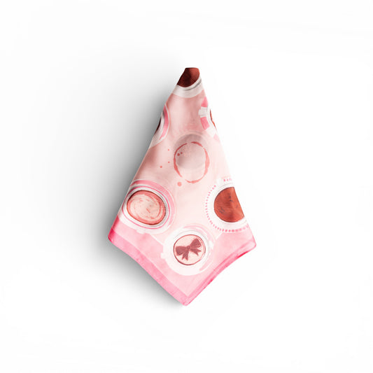 Foulard in seta con stampa a tazzine da caffè tono rosa