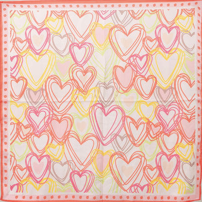 Foulard in seta con stampa a cuori tono rosa