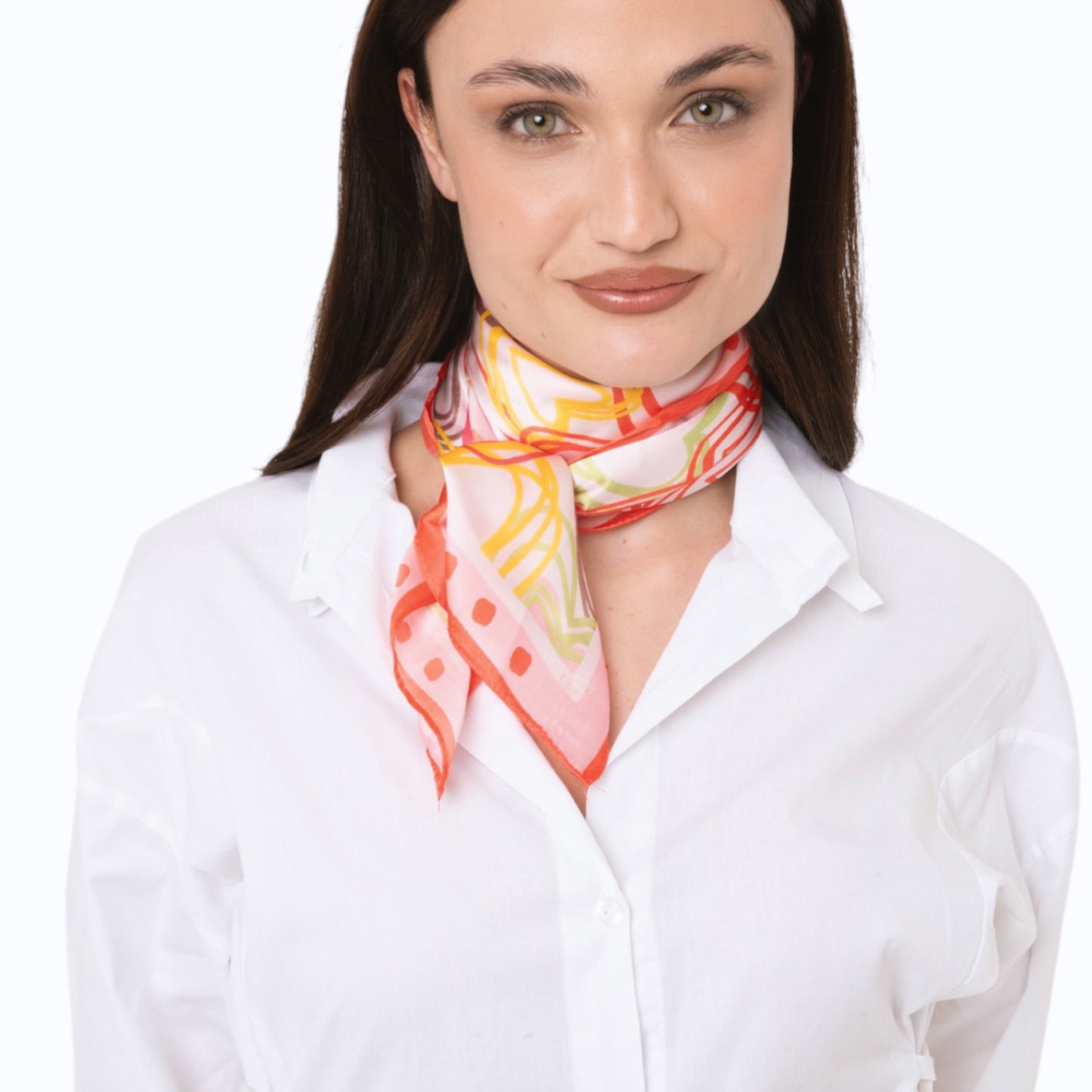Foulard in seta con stampa a cuori tono rosa