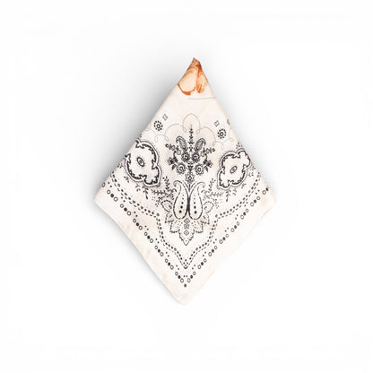 Foulard in seta beige con stampa ad orsacchiotto