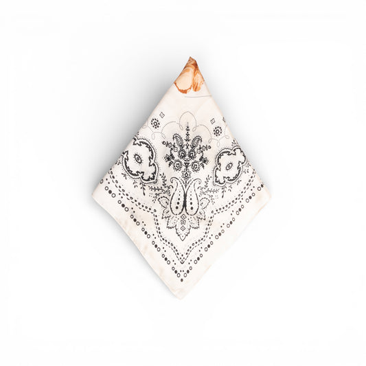 Foulard in seta beige con stampa ad orsacchiotto