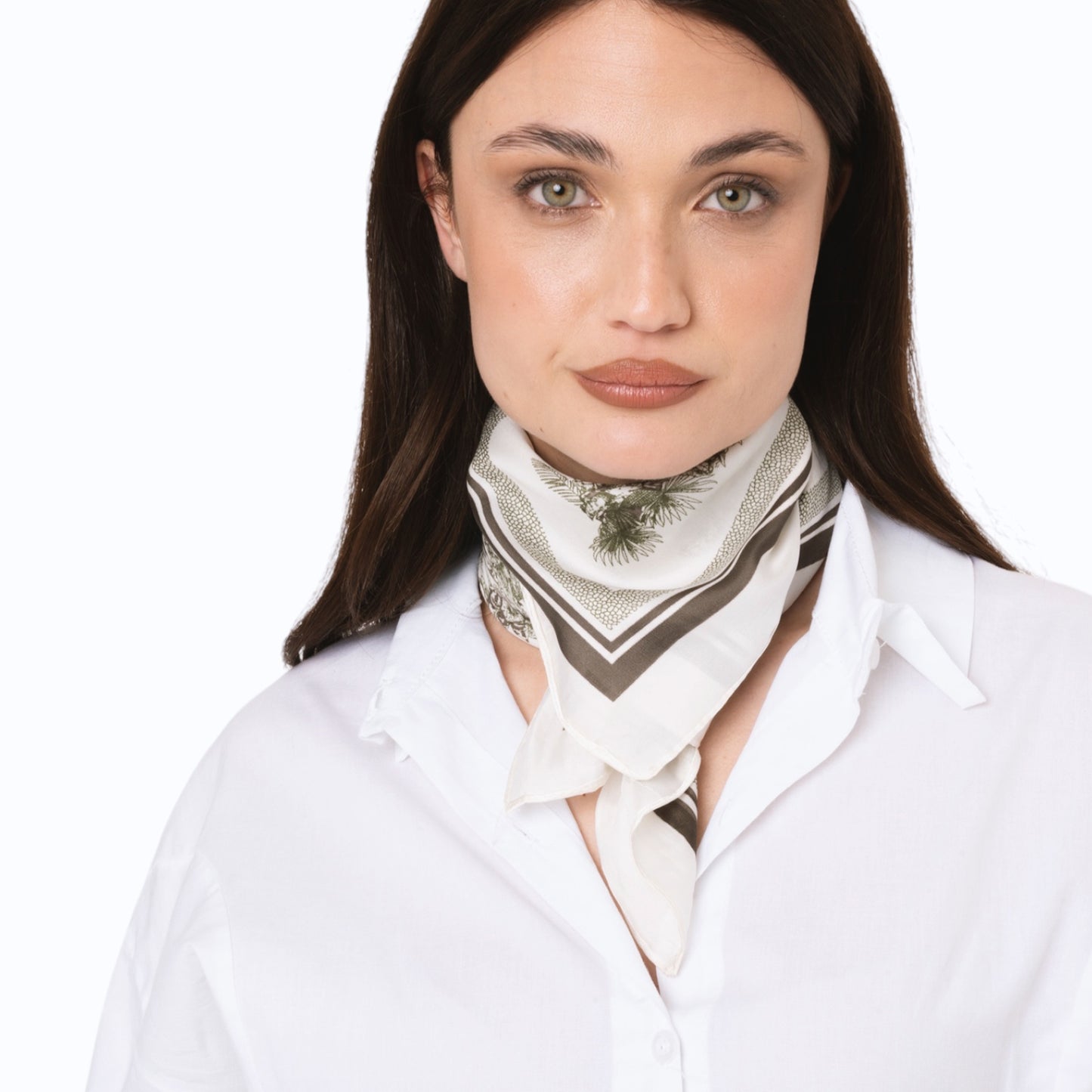 Foulard in seta con stampa foresta tono verde militare