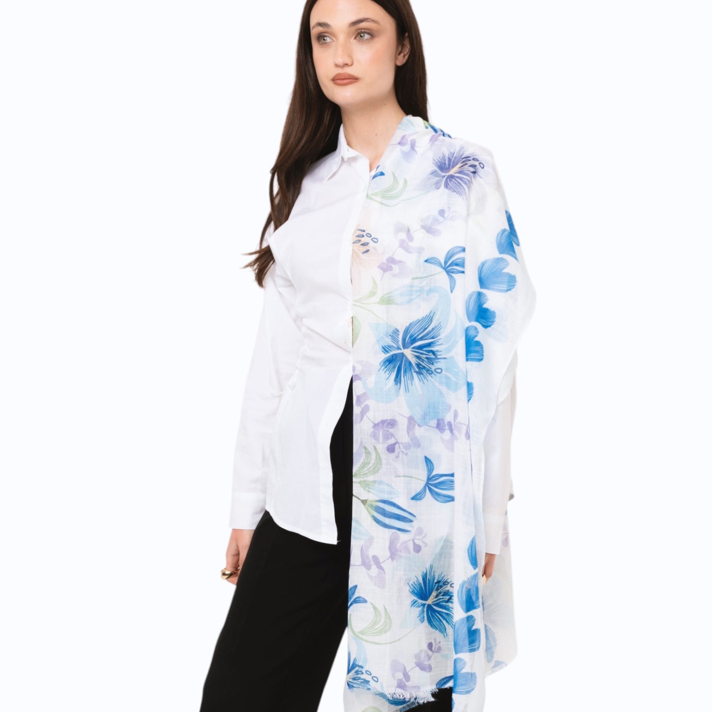 Sciarpa in cotone bianca con stampa floreale tono blu