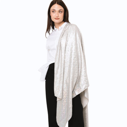 Sciarpa in seta con stampa lucida tono beige