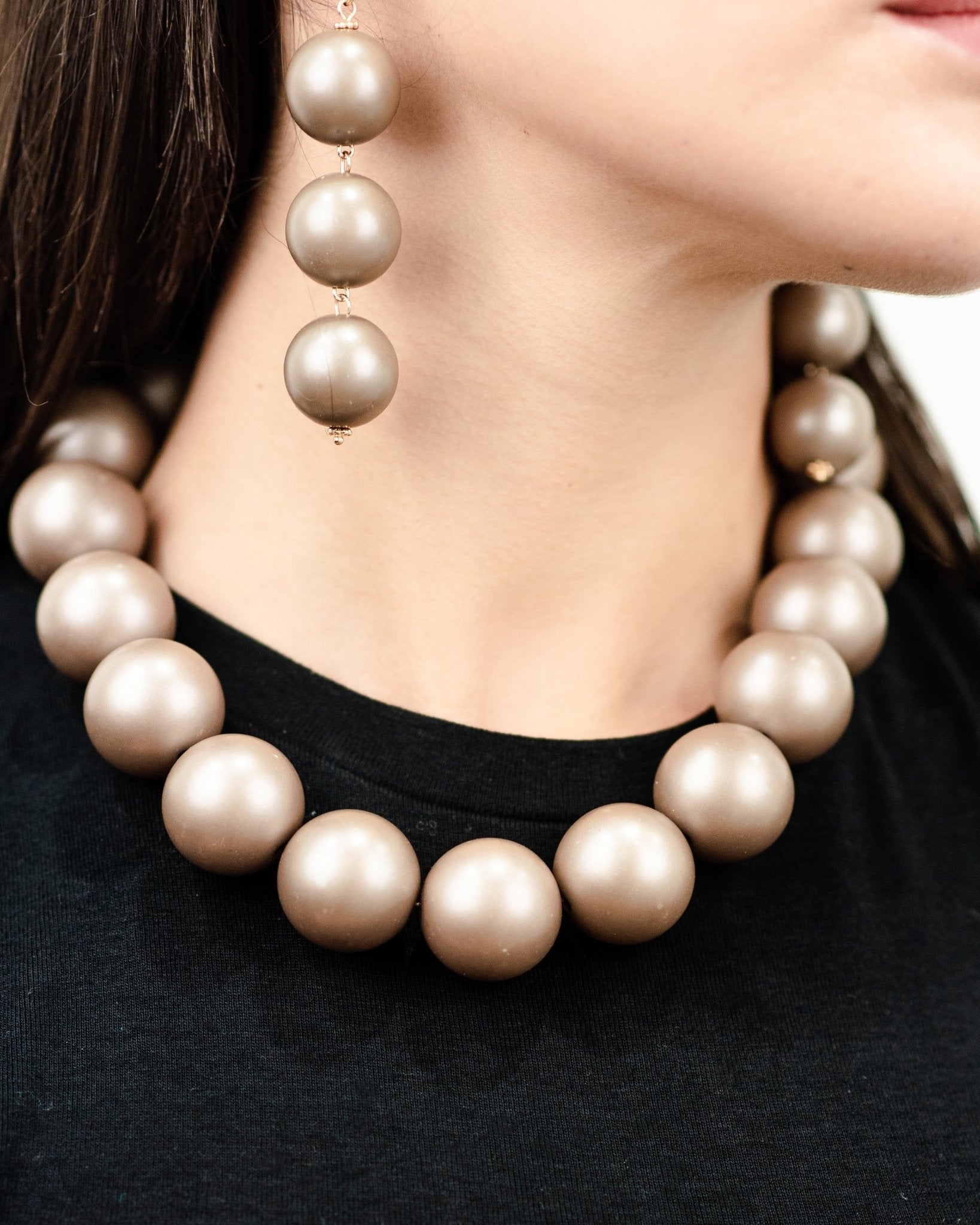 collana-girocollo-balls-beige-3-Mya Accessories