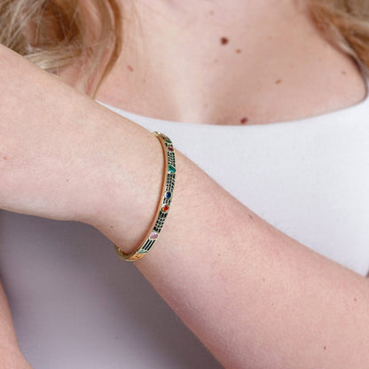 Bracciale in ottone a manetta smaltato nero con zirconi a cuoricini multicolore - Mya Accessories