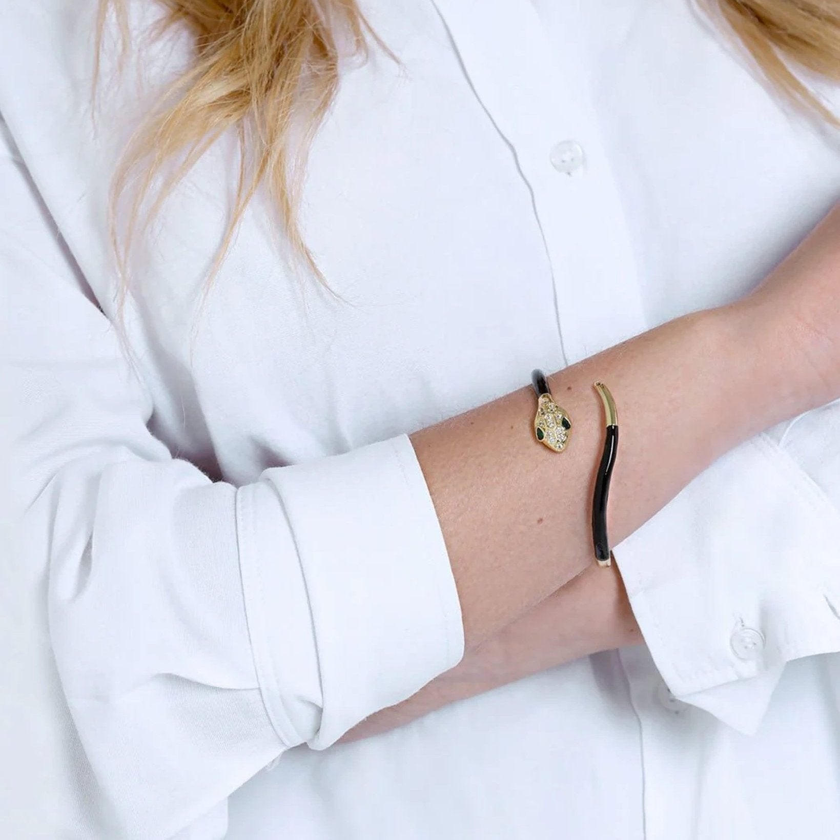 Bracciale in ottone a serpente smaltato nero con zirconi - Mya Accessories