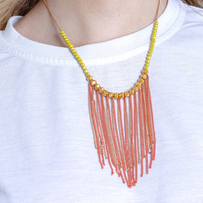 Collana girocollo con microcristalli gialli e frange a catena in ottone arancio - Mya Accessories