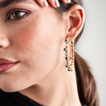 Orecchini a cerchio con microcristalli azzurro - Mya Accessories